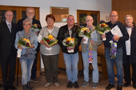 Übergabe der Urkunde für 10 Jahre Mitglied des VdK