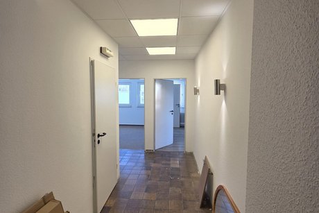 Flur zu den B&uuml;ros