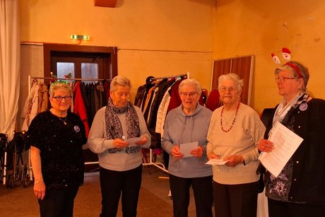 Mitgliederversammlung im weihnachtlichem Rahmen Mitgliederversammlung