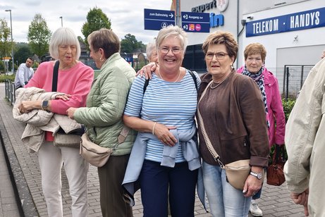 4 Damen in Unterhaltung