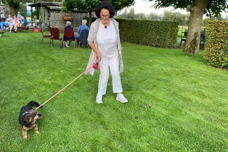 Frau mit Hund