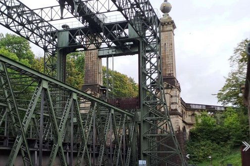 Schiffshebewerk Henrichenburg Auf dem Bild sieht man einen Ausschnitt der Konstruktion des Schiffshebewerks