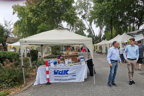 VdK Info-Stand beim AWO Sommerfest am Kurt-Schumacher-Zentrum.