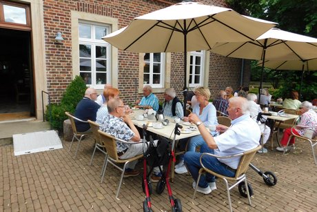 Kaffee und Kuchen im Bauerncafe Höltingshof