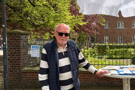 Karl Heinz Kersting am Infostand