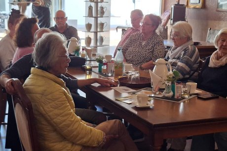 Kaffeetrinken im Amaliencafe Lesung mit Ingeborg Jansen