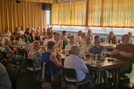 Besucher des Grillfestes