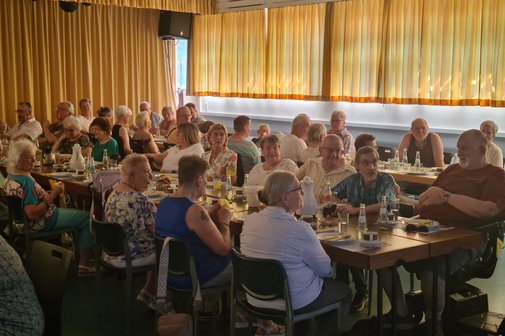 Besucher des Grillfestes
