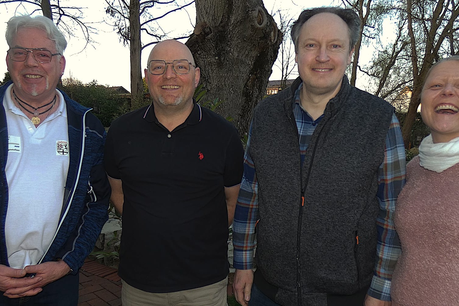 Gruppenfoto der Vorstandsmitglieder des Ortsverbands Dellbr&uuml;ck