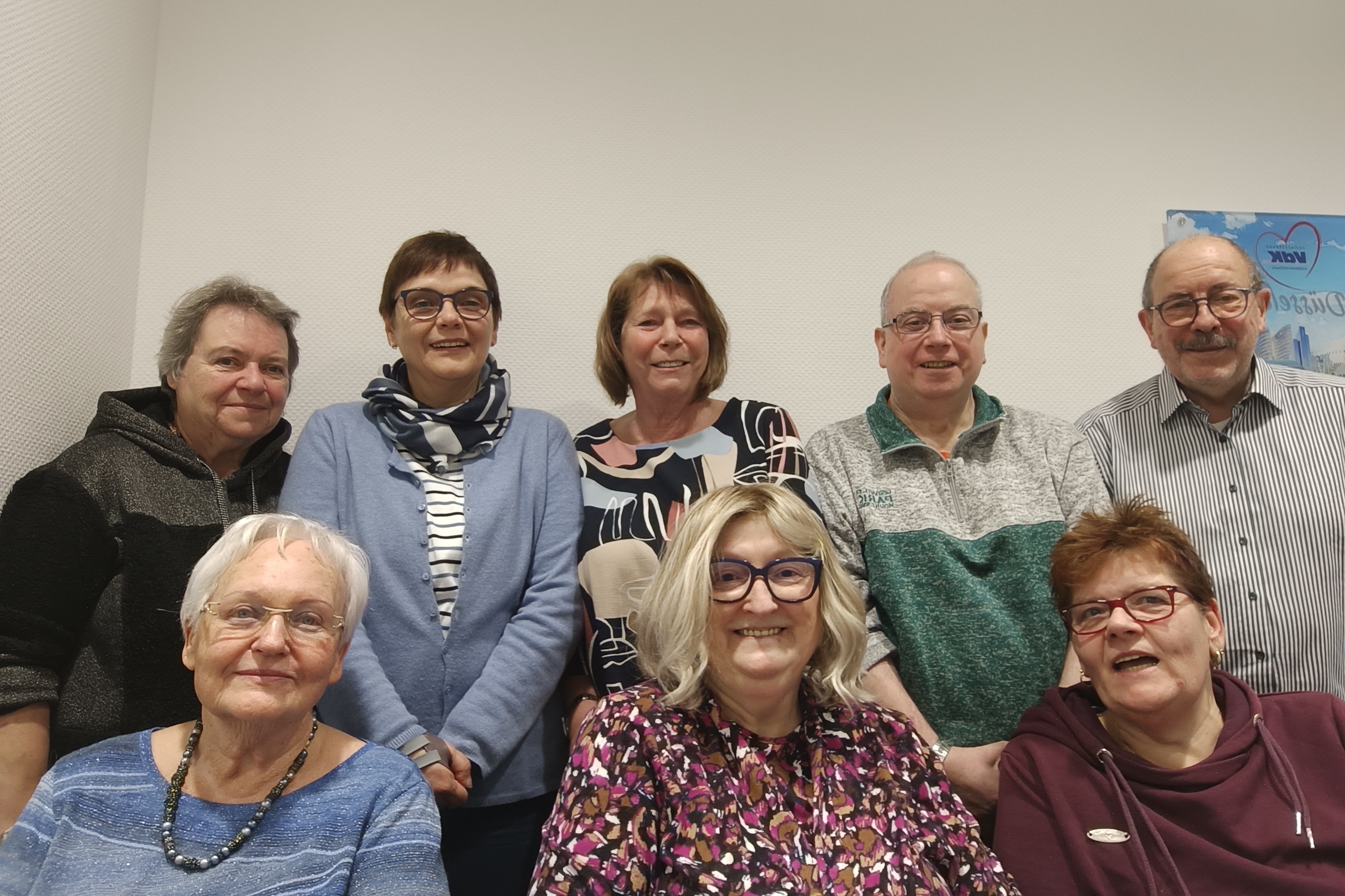 Hier auf dem Bild sieht man den Vorstand des VdK OV Bilk. Hinten von links: Brigitte M&uuml;ller, Silke Hummel, Angelika Veith, Kurt Nahrgang, Arno Wachtel. Von vorne links: Ursel Raskop, Kiki Wachtel, Manuela Nahrgang