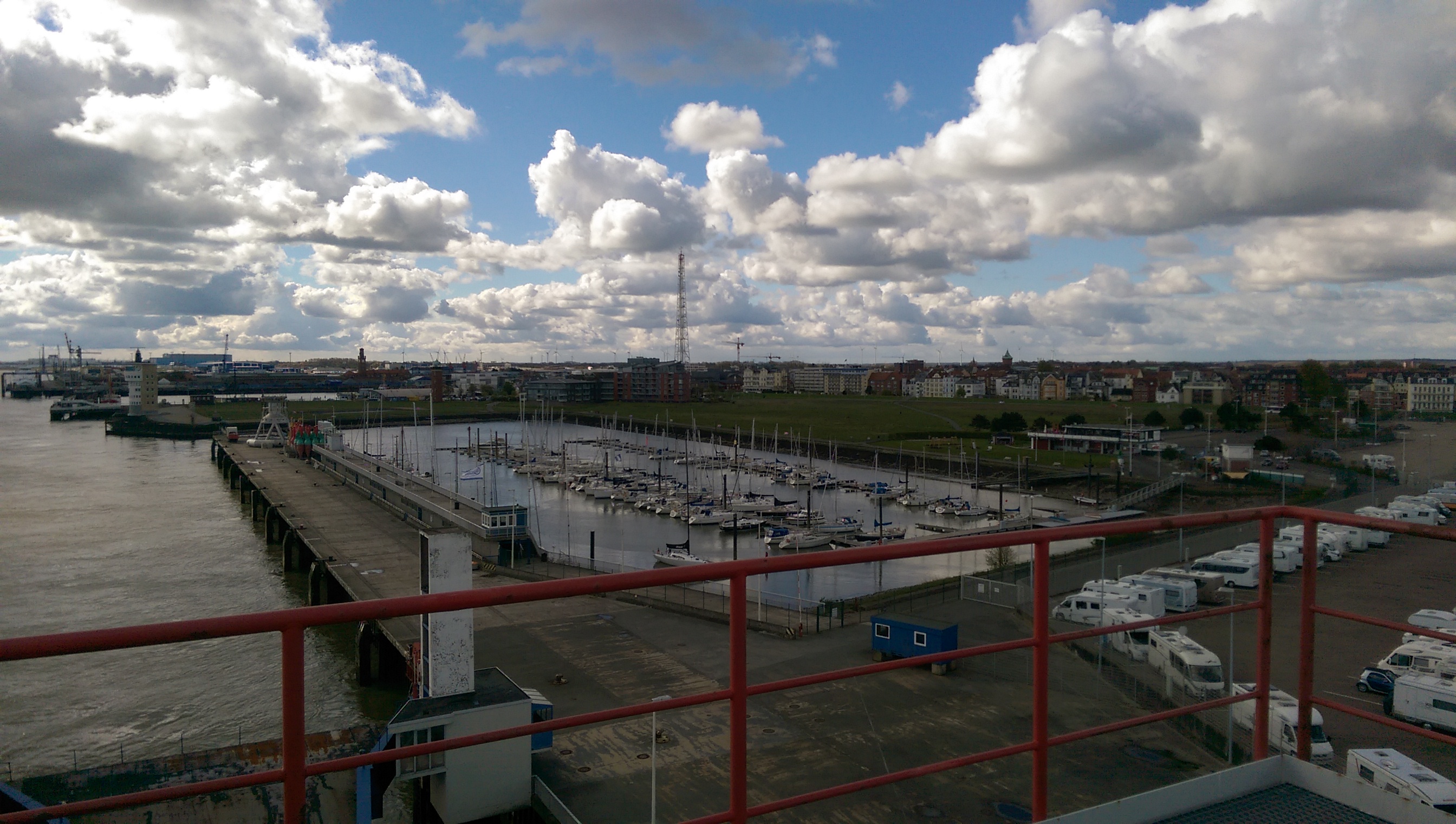 Sicht vom Trainingszentrum zur Ausbildung der Einsatzkräfte im Offshorparkagen im Offshoreparkpark