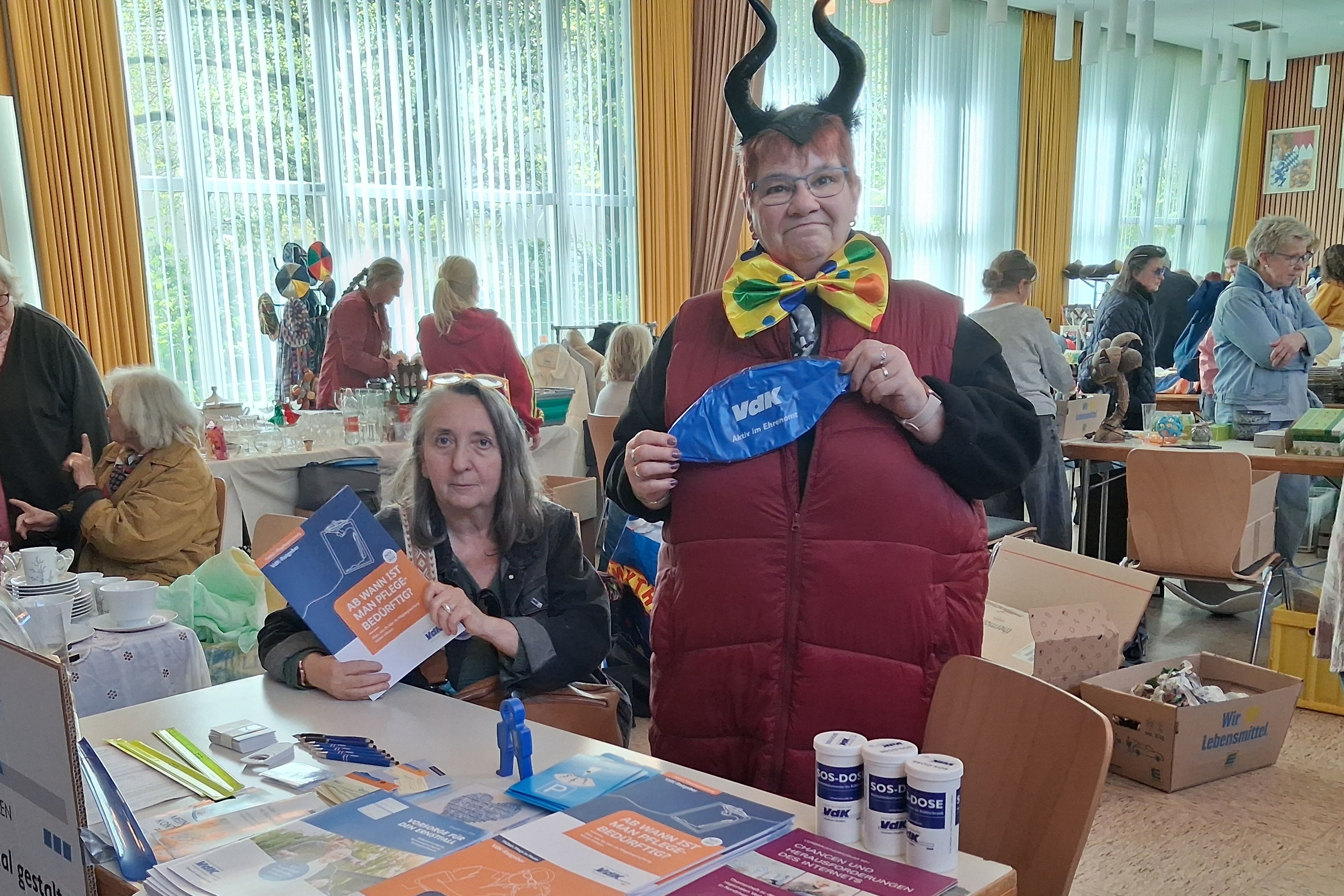 Öffentlichkeitsarbeit beim Trödelmarkt Öffentlichkeitsarbeit beim Trödelmarkt