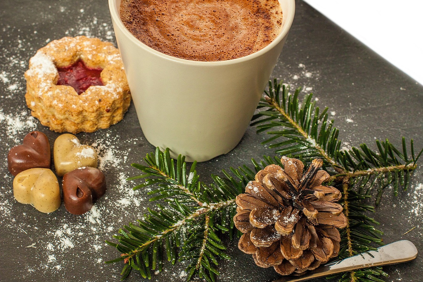 Kaffeetasse mit Gebäck