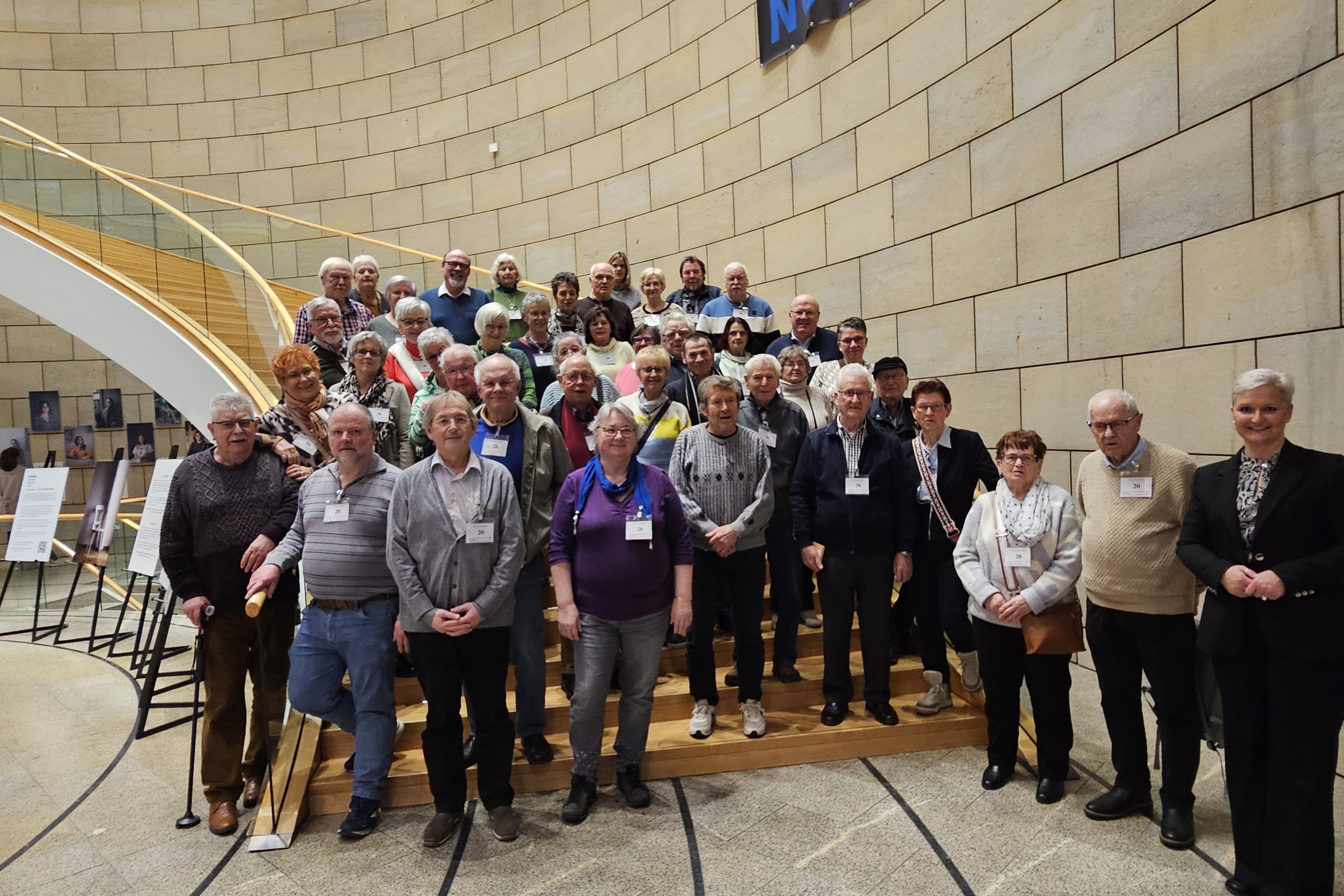 Gruppenbild mit Frau Anke Fuchs-Dreisbach im Landtag Gruppenbild mit Frau Anke Fuchs-Dreisbach im Landt