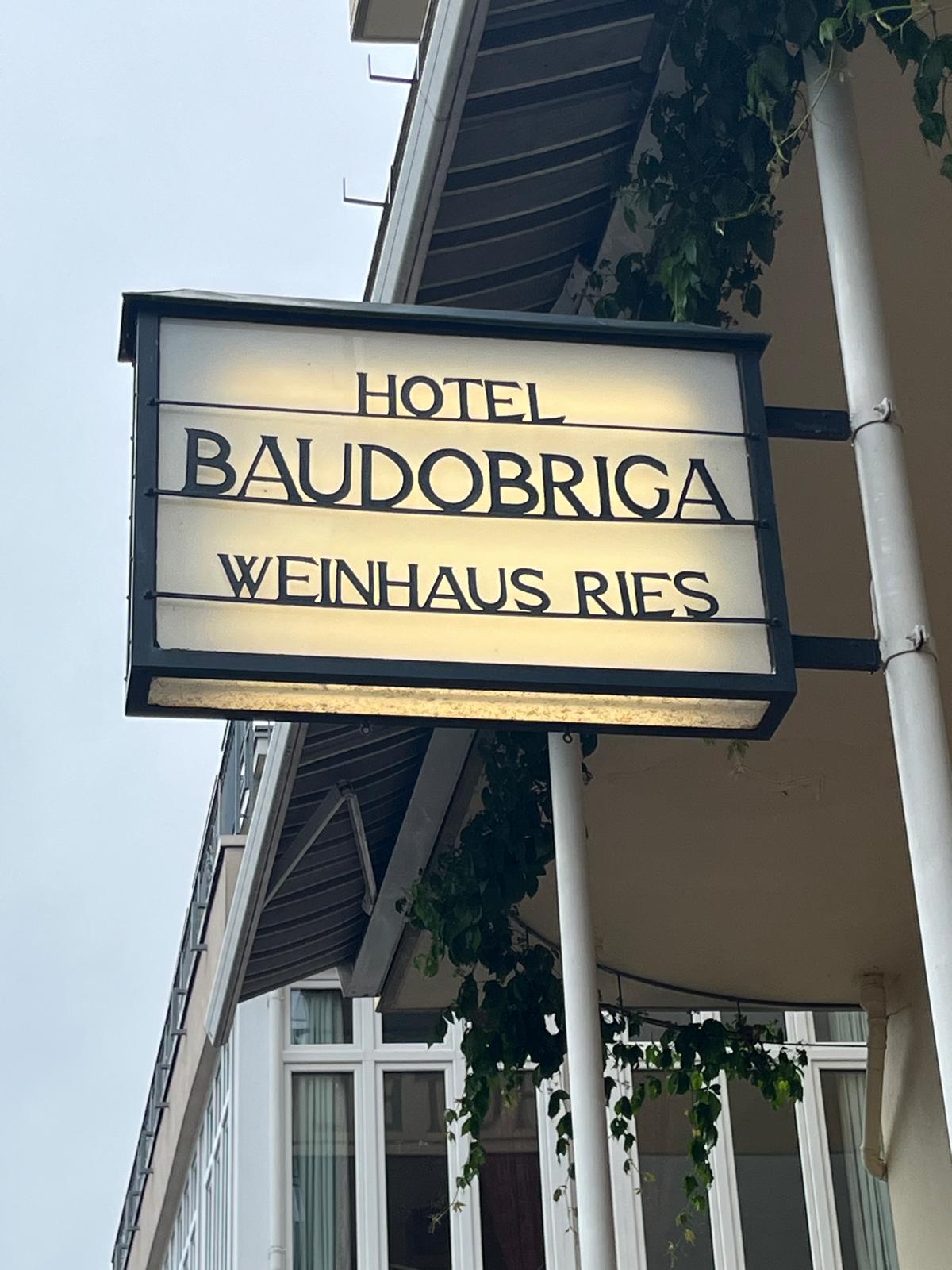 Schild des Hotels in Boppard