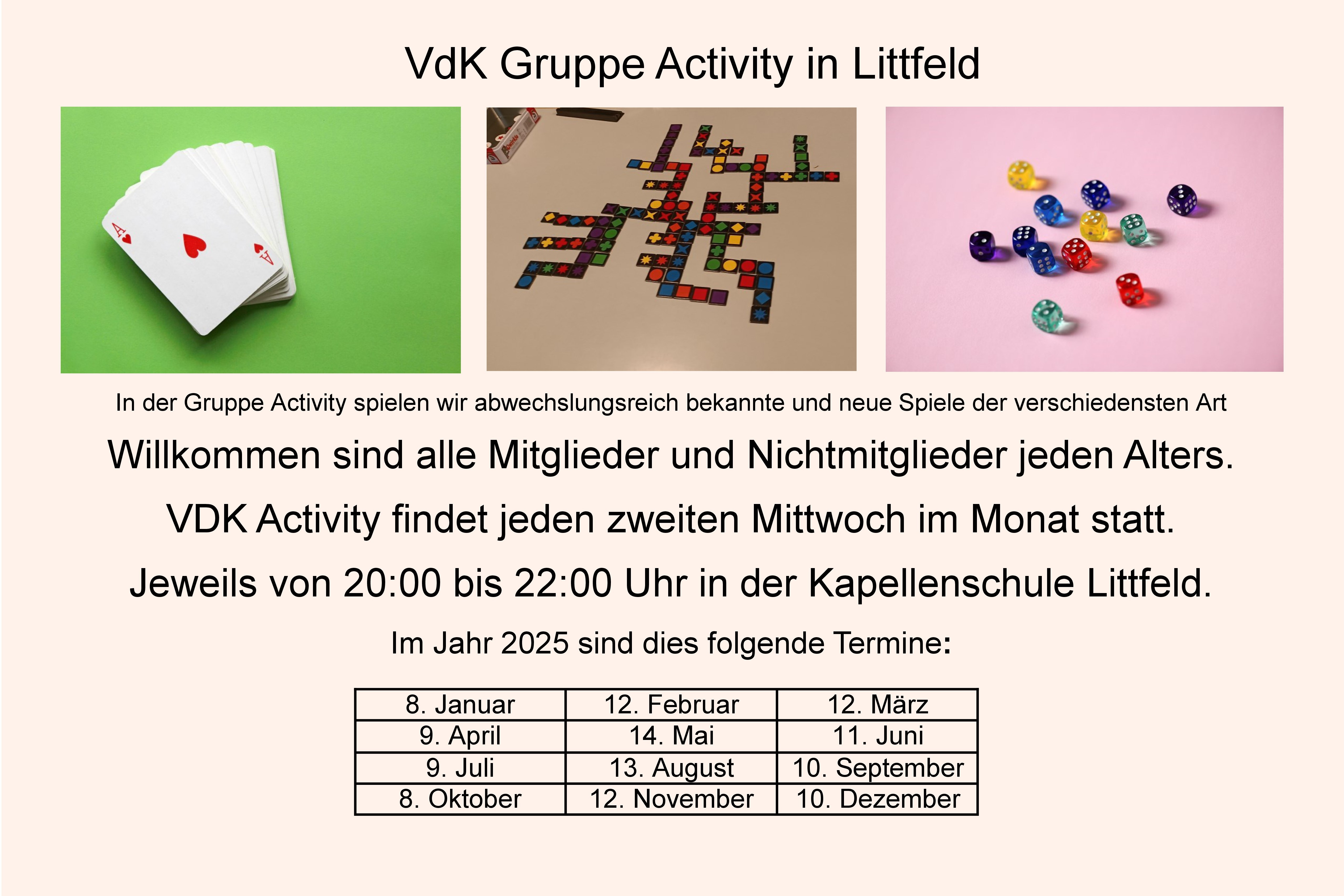 Drei Bilder, Kartenstapel, buntes Legespiel und Würfel