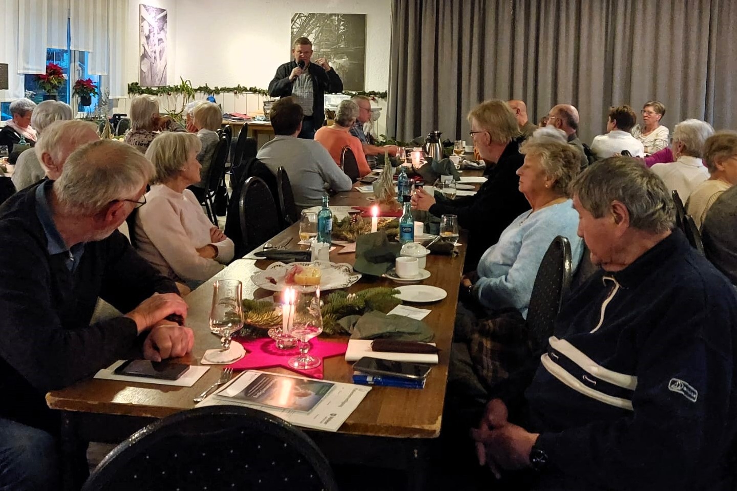 Referent Thomas Brandt informiert