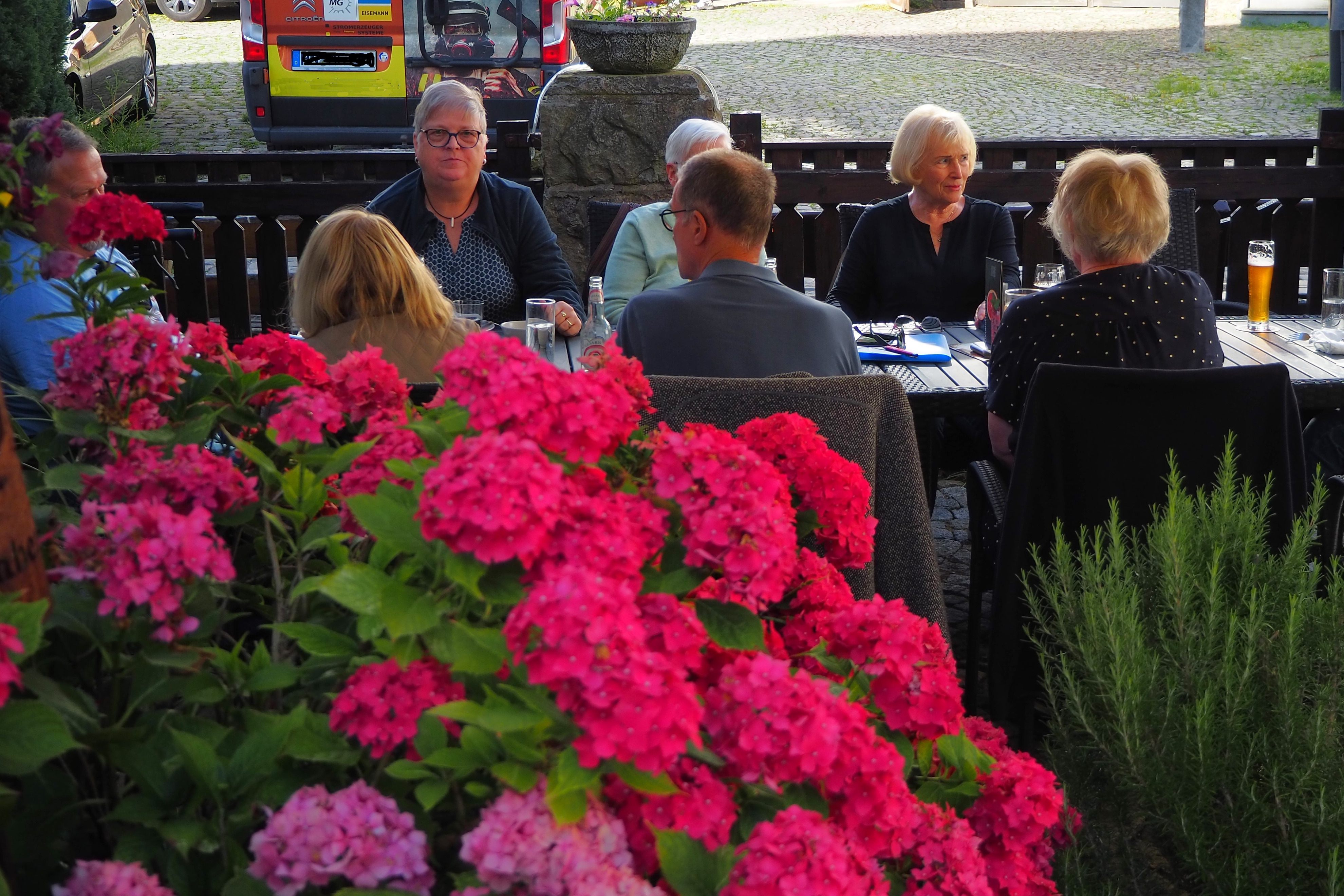 Teilnehmer beim VdK Grillabend