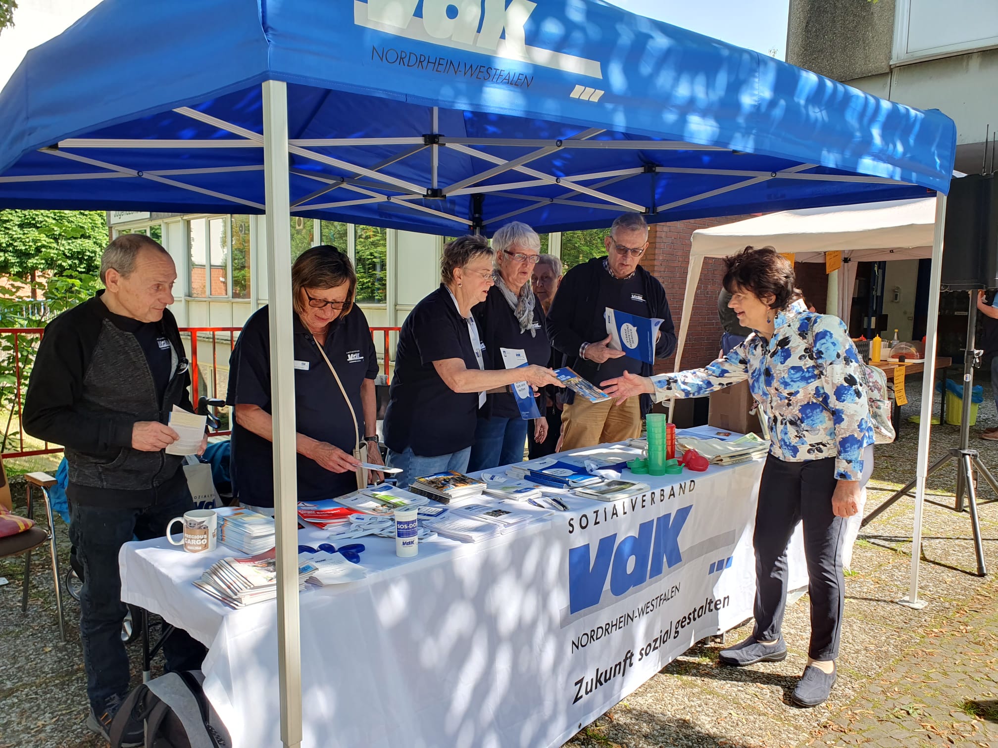 Beratung von Interessenten auf der Messe