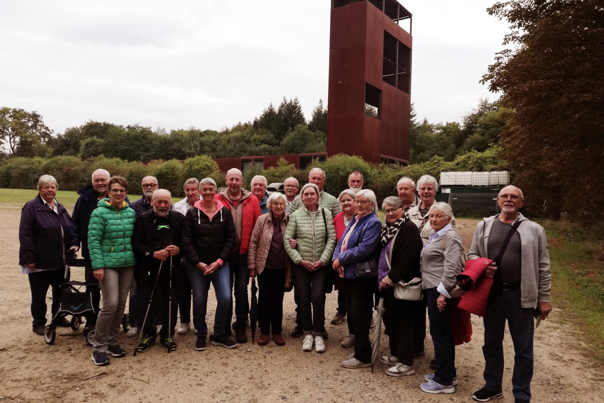 Vdk Besuch Kalkriese im Osnabrücker Land Abschlussfoto nach historischer Führung