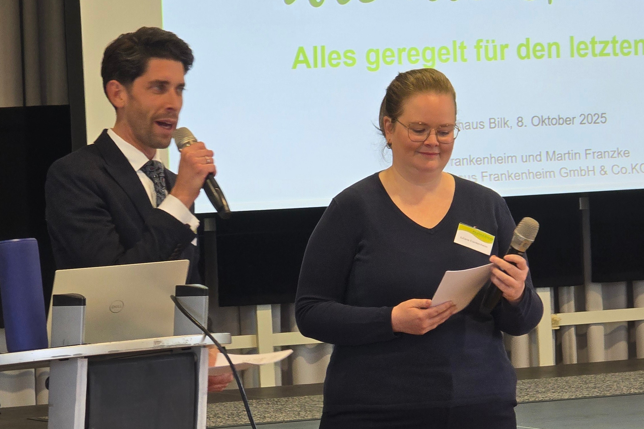 Juliane Frankenheim und Martin Franzke vom Bestattungshaus Frankenheim sprachen beim Infoabend des VdK Düsseldorf offen, herzlich und mit einer Prise Humor über Bestattungsvorsorge