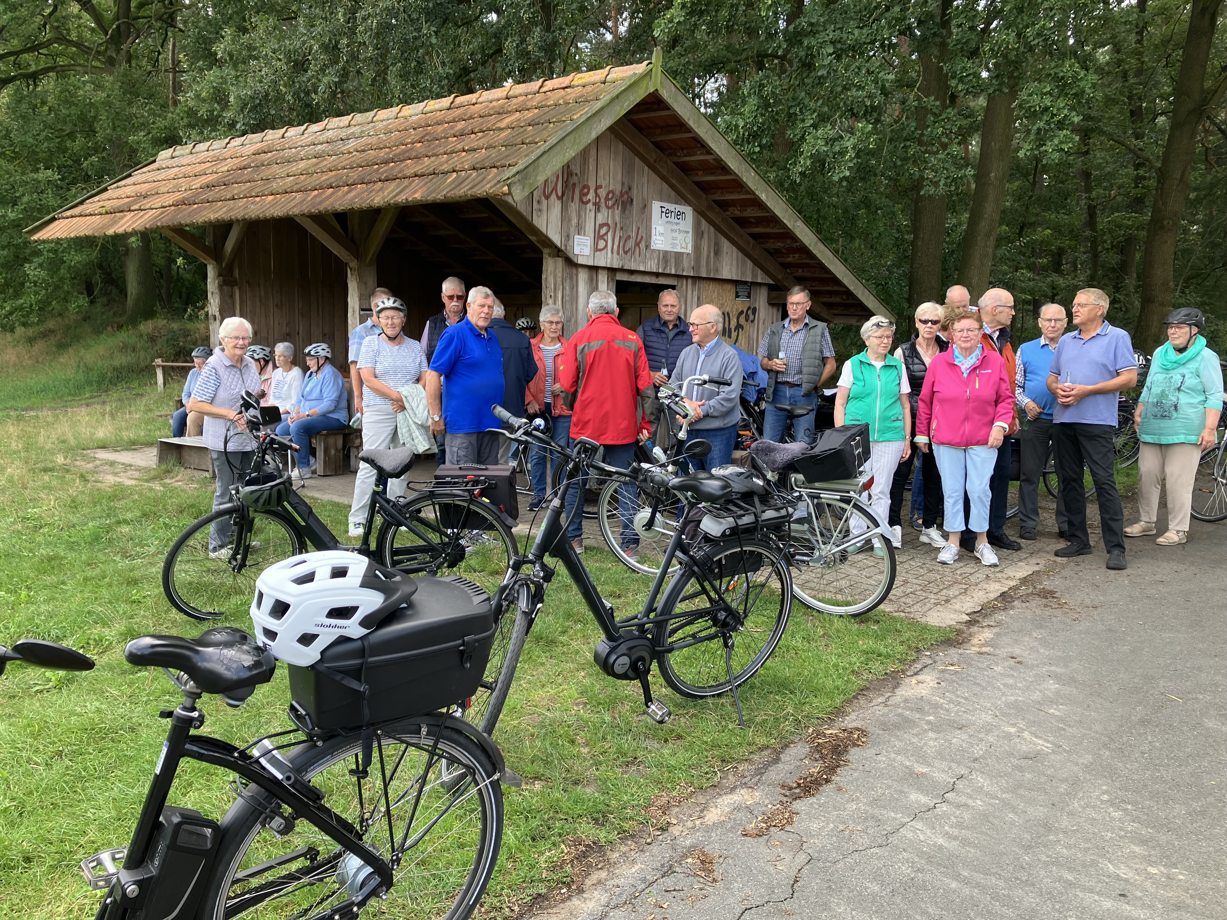 Die Teilnehmer auf dem Weg nach Schale OV Hopsten/Halverde