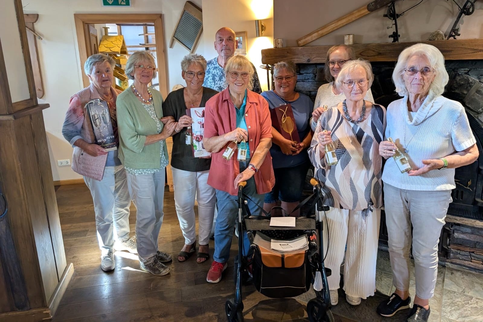 VdK-Treff Beim VdK-Treff stand diesmal wieder ein Bingo-Nachmittag auf dem Programm, an dessen Ende reineweg nur Damen als strahlende Sieger hervorgingen.