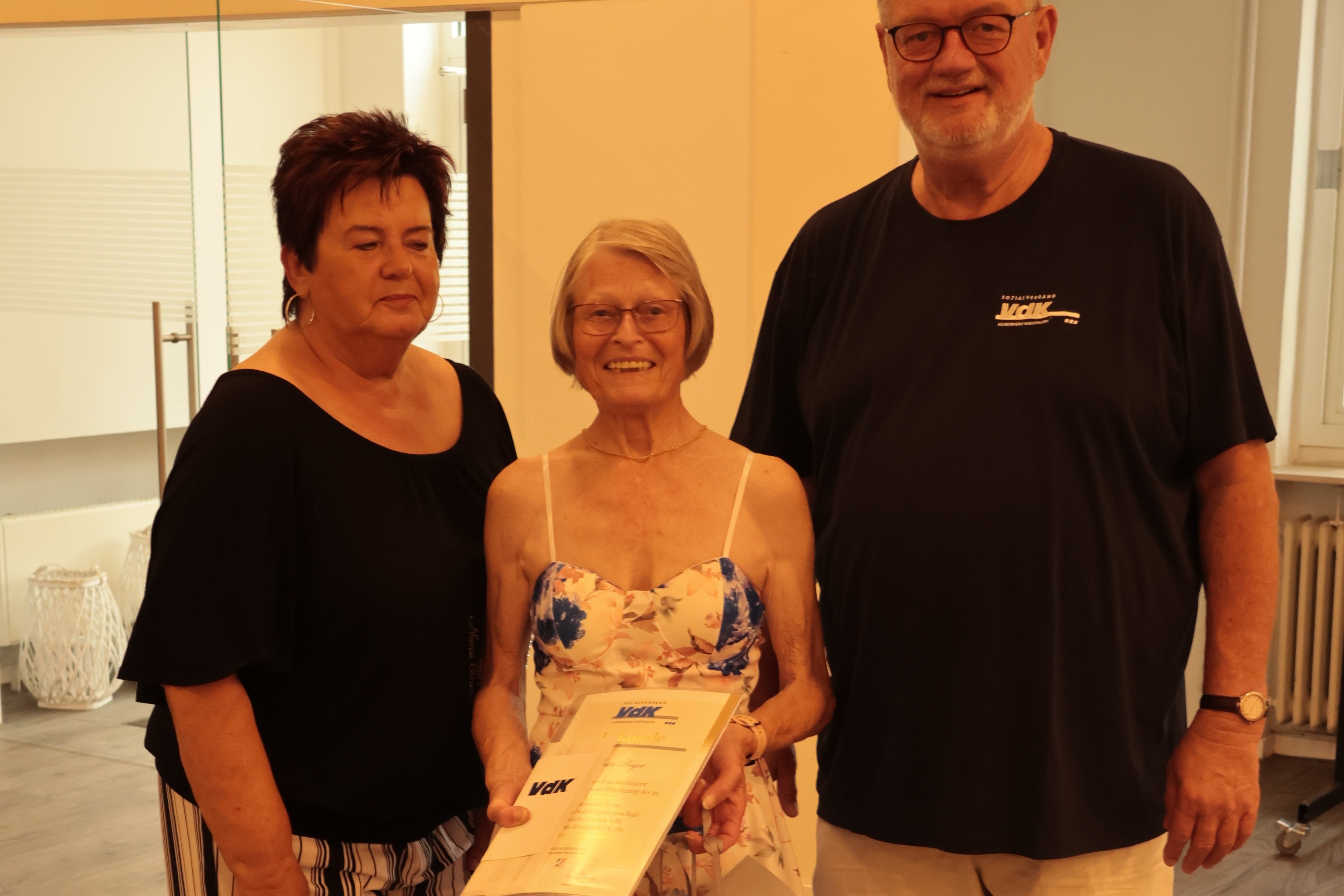 50 Jahre im Vdk – Frau Erika Beyer mit Marlies Rippert und Klaus Meiers 50 Jahre im Vdk – Frau Erika Beyer mit Marlies Rippert und Klaus Meiers
