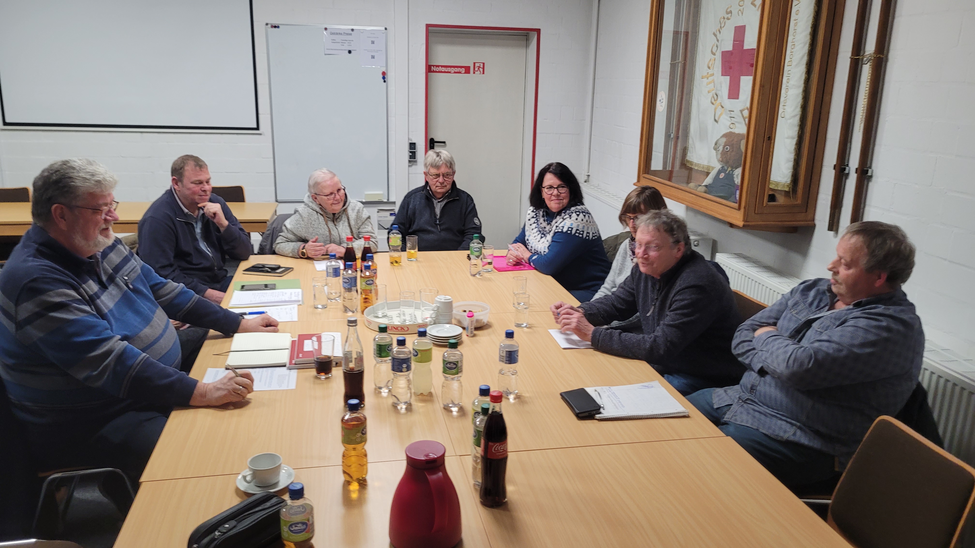 Gemeinsames Treffen der Vorstände Vorstände aus Borghorst, Nordwalde und Laer/Horstmar sitzen gemeinsam zusammen am Tisch.