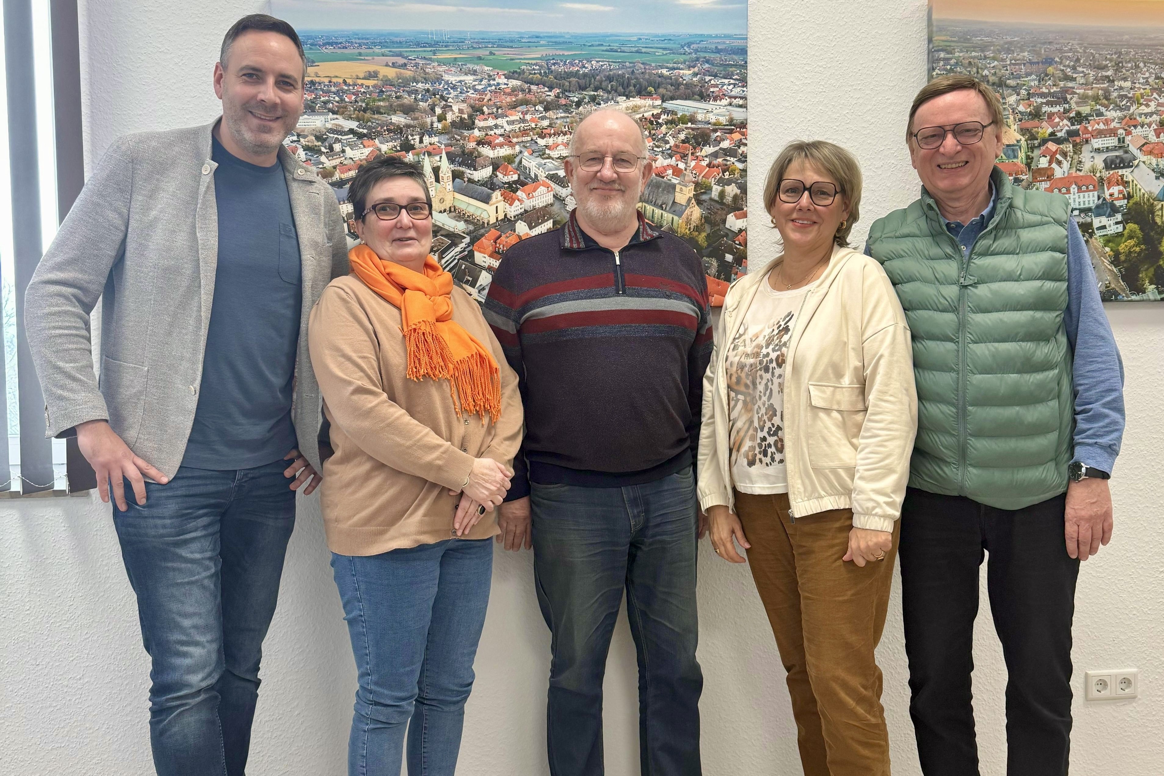 Unsere Vorstandsmitglieder mit Bürgermeister Torben Höbrink Unsere Vorstandsmitglieder mit Bürgermeister Torben Höbrink