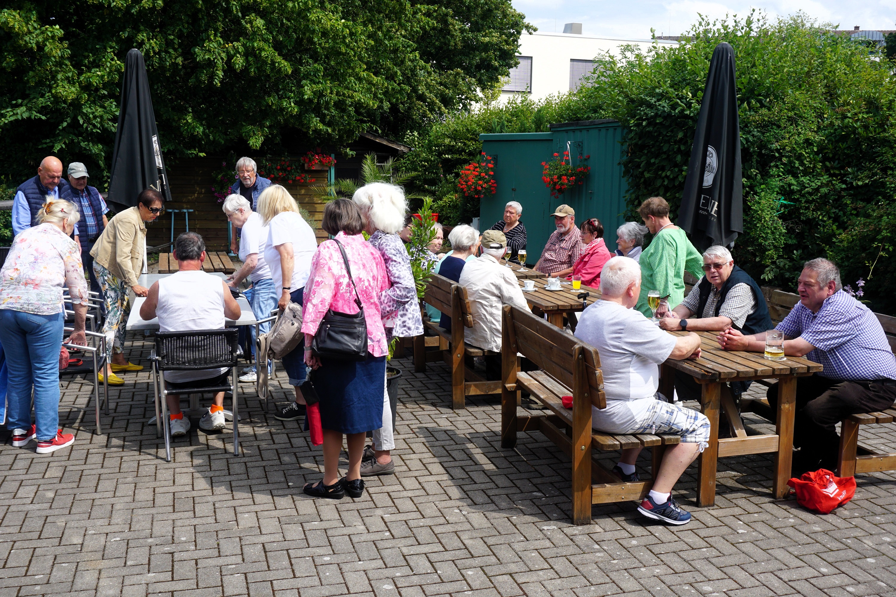 Grillfest OV Gevelsberg Der Vorstand vom VdK Gevelsberg lädt auch in diesem Jahr, am 10. Juli, wieder zu einem Grillfest ein, bei dem die Teilnehmenden genüsslich schlemmen, musikalischen Töne lauschen und ein paar schöne Stunden des Miteinanders verbringen können.
