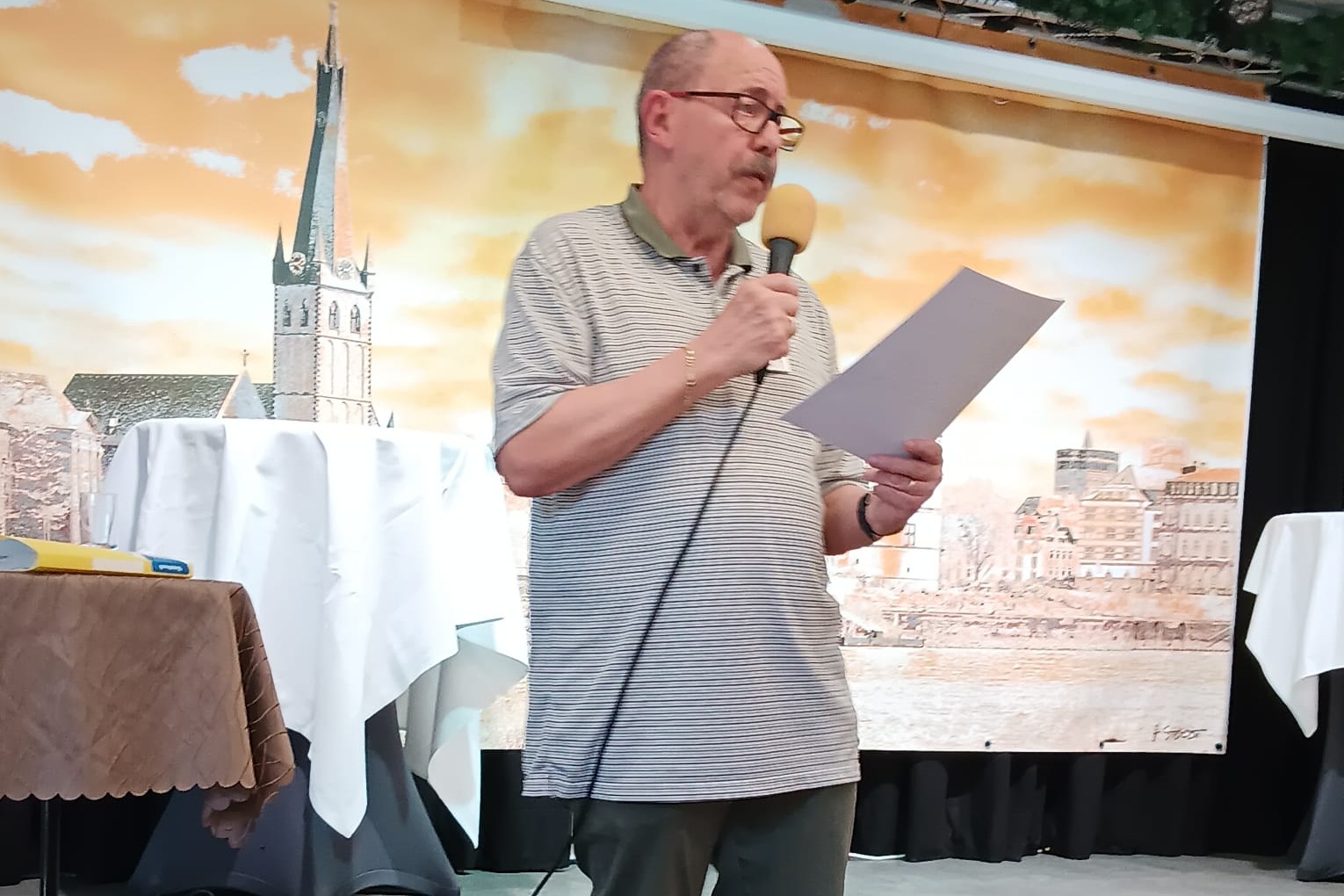 Arno Wachtel (Vorstandsvorsitzender) Herr Wachtel bei der Eröffnung des Sommerfest